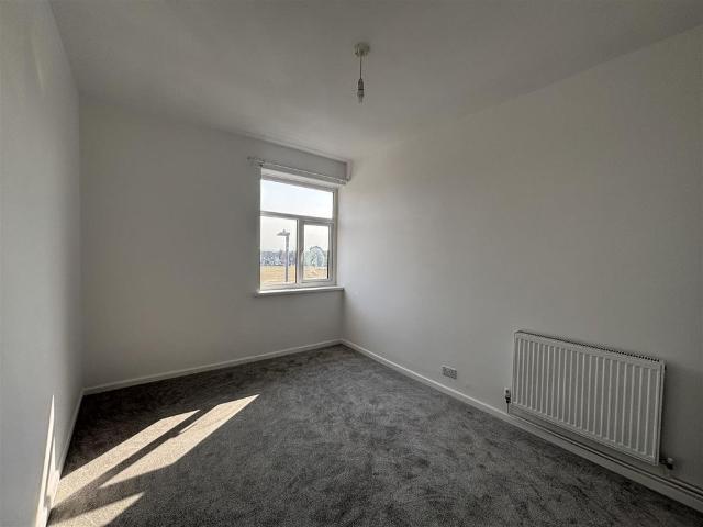 To Let 2 Bed Flat Central Drive, Shotton, Deeside Per Month £700 pcm
