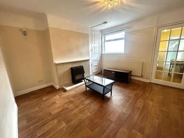 To Let 2 Bed House End Terrace Gladstone Street, Mold £795 pcm