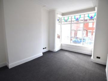 To Let 4 Bed Mid Terraced House