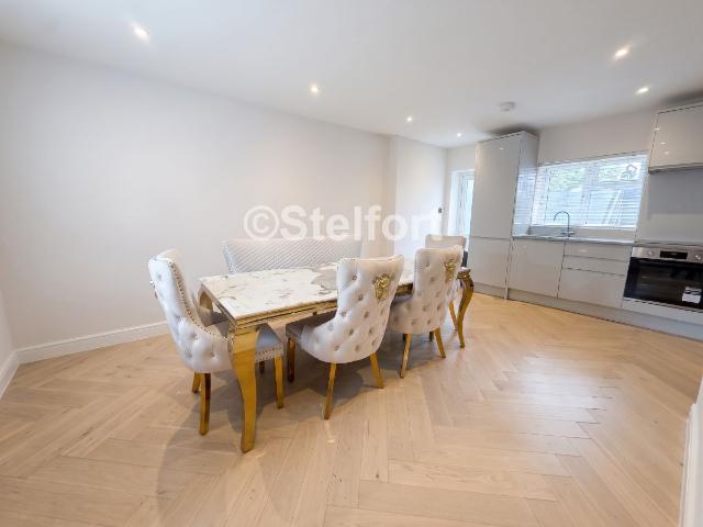 To Let 4 bedroom Detached house, Ingleway, London, N12 £3,950 pcm