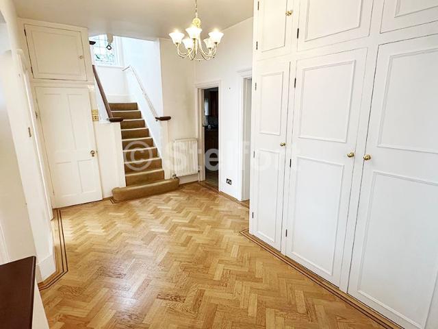 To Let 5 bedroom Semi detached house, The Ridgeway, London NW11 £4,200 pcm