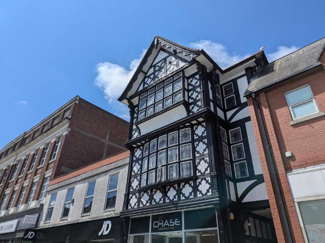 To Let Chapel Street, Southport. 1 bed apartment to rent £775 pcm £179 pw