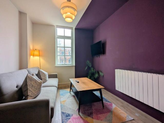 To Let Apt 5 Renaissance House. 2 bed apartment to rent £850 pcm £196 pw