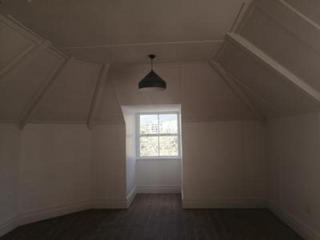 to let: bright and sunny studio apar.