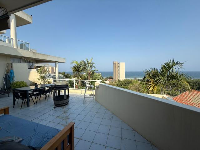 To let in Umhlanga, elegant 3 bedroom apartment with stunning sea views