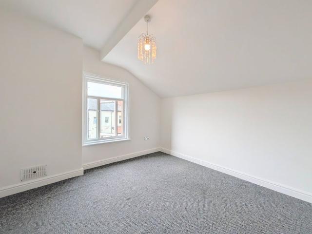 To Let – Irving Street, Southport – Top Floor Two Bed Apt