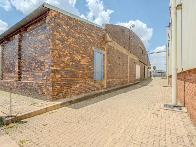 TO LET: Prime Industrial Warehouse – Westview Industrial Park, Clayville Midrand