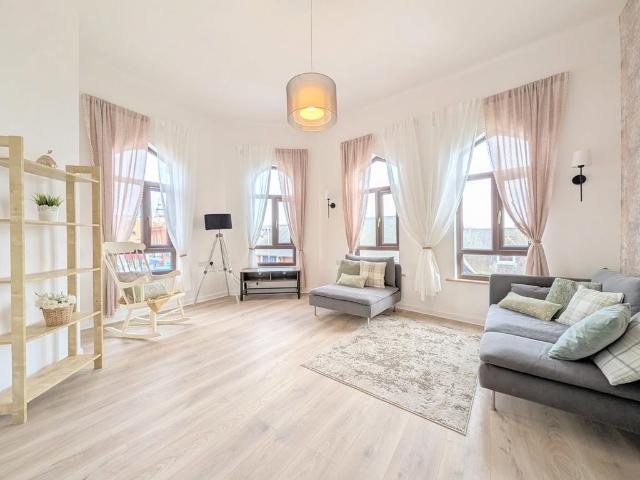 To Let Princes Street, Southport. 1 bed flat to rent £825 pcm £190 pw
