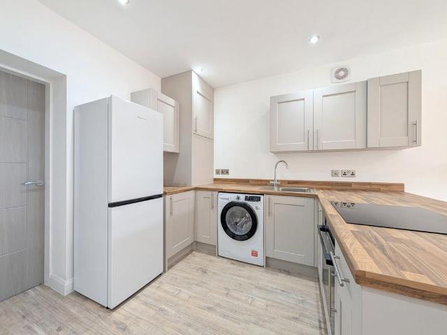 To Let Ranelagh Drive, Ainsdale. 1 bed ground floor flat to rent £725 pcm £167 pw