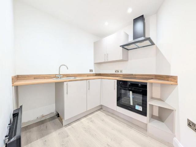 To Let Ranelagh Drive, Ainsdale. 1 bed ground floor flat to rent £750 pcm £173 pw