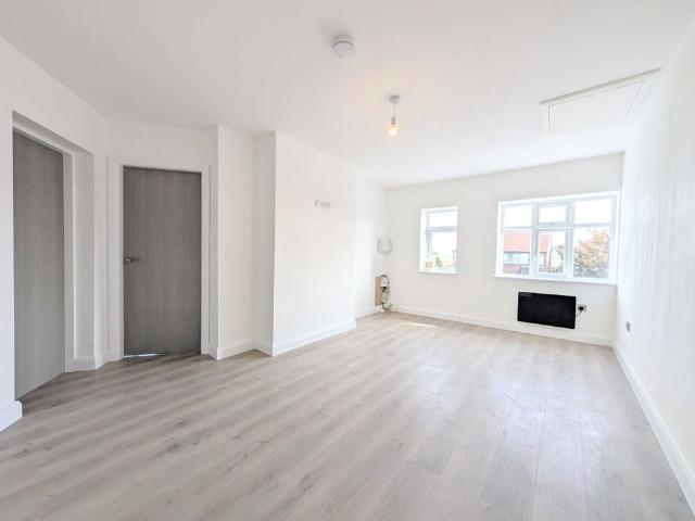 To Let – Ranelagh Drive, Ainsdale, PR8 – One Bed First Floor Apt