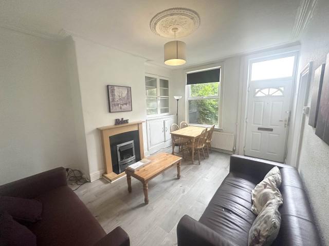 To Let Wetherby Grove, Burley, Leeds Lets Live Leeds