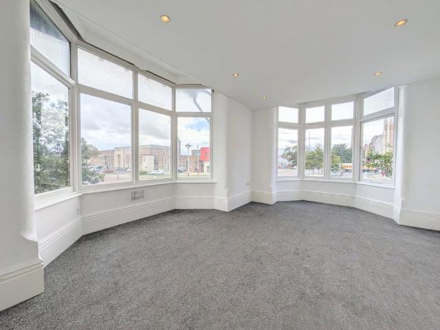 To Let – Tower Mansions, Lord Street, Southport, PR9 – Three Bed Apt