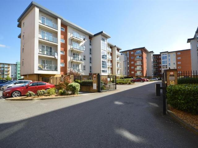 To Rent Clarkson Court, Hatfield, AL10 £1,650 pcm