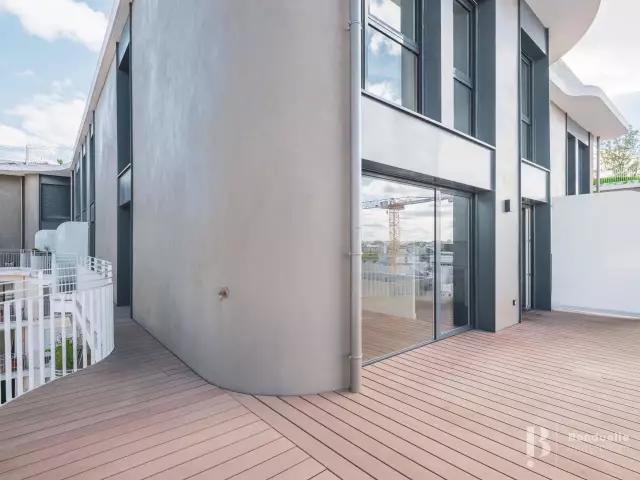 TO RENT EMPTY FLAT 5 BEDROOMS NEW BUILDING 970 SQF LARGE TERRACE TOP FLOOR