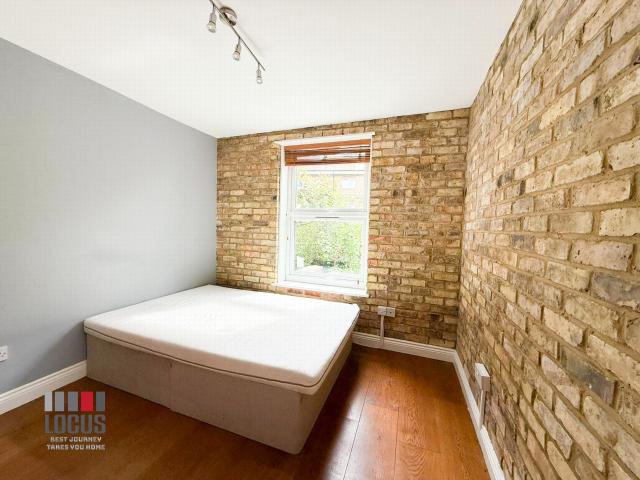 To Rent Hermitage Road, London, N4 Must be seen £2,000 pcm Tenancy Info