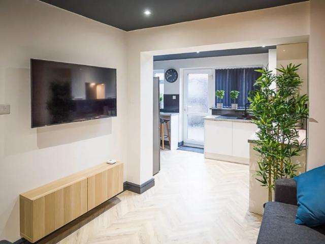 To Rent Hope Street, *Available August 2027 4 Bedrooms*, Lancaster