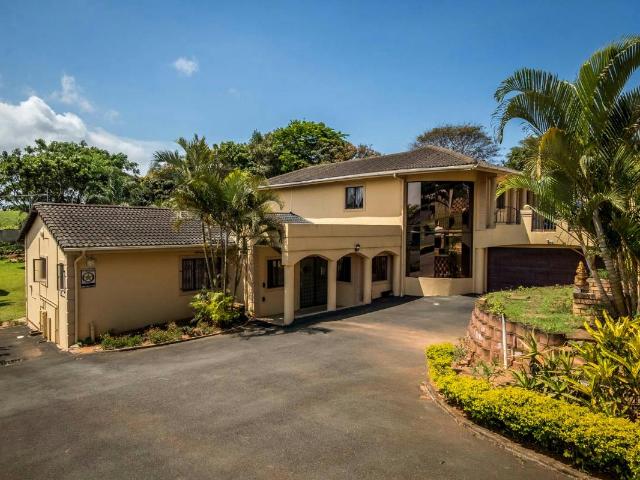 To rent, Sunningdale. Modern Family Home With Large Garden And Pool