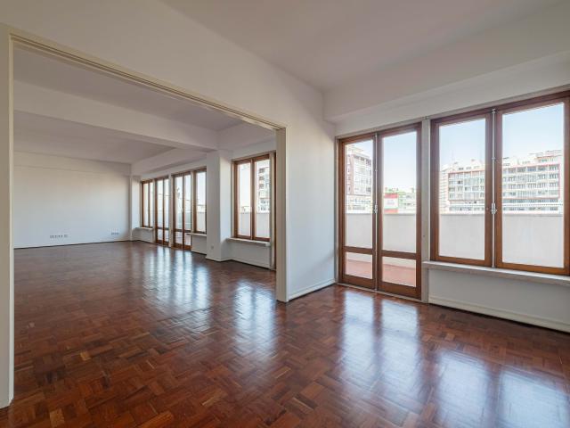 TO RENT T5 LISBOA ALVALADE