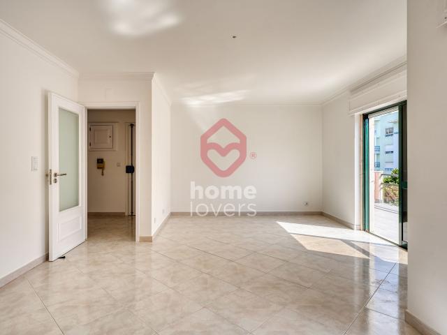 TO RENT * T1 + TERRAÇO | CASCAIS | SASSOEIROS