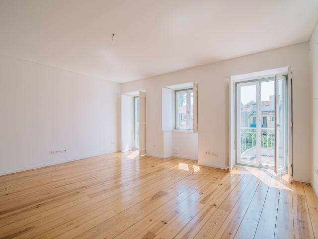 TO RENT T3 DUPLEX LISBOA SANTA CATARINA
