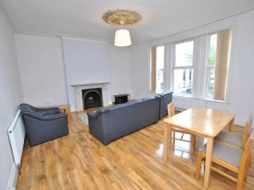 To Rent The Mall, Ealing, London, W5