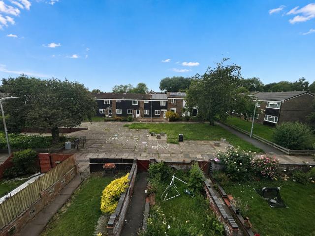 To Rent Webb Rise, Stevenage, SG1 £3,000 pcm