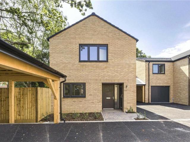 To Rent Winterberry Place, Hatfield, AL10 £2,500 pcm
