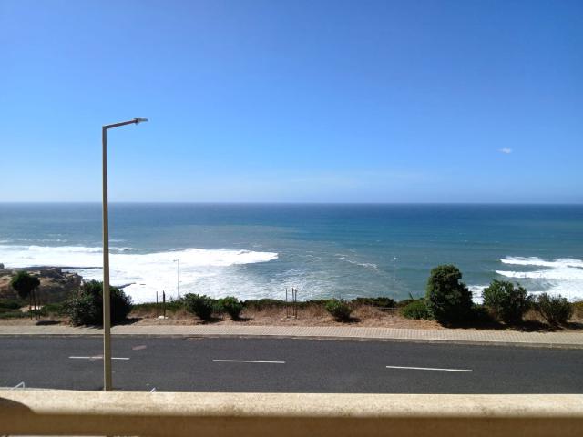 To Rent: 2 bedroom apartment Ericeira, A Casa das Casas