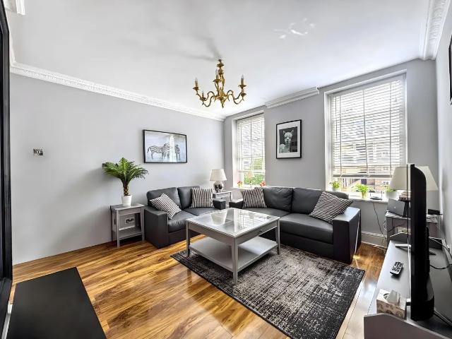 To RentFrampton Street, London, NW8 £2,800 pcm Tenancy Info