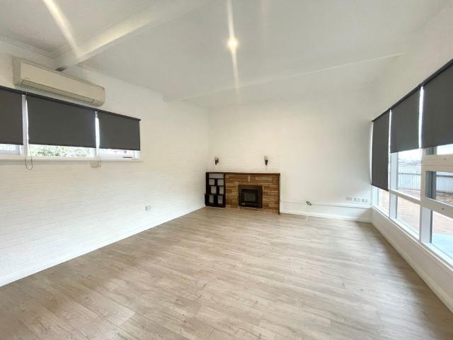 To register & apply for this property, please use this link: snug. com/