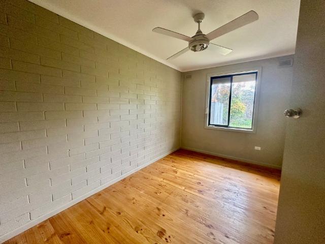 To register & apply for this property, please use this link: snug. com/
