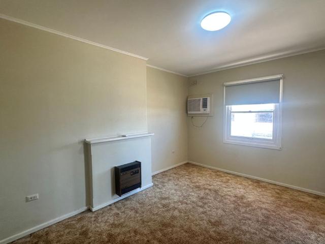 To register & apply for this property, please use this link: snug. com/