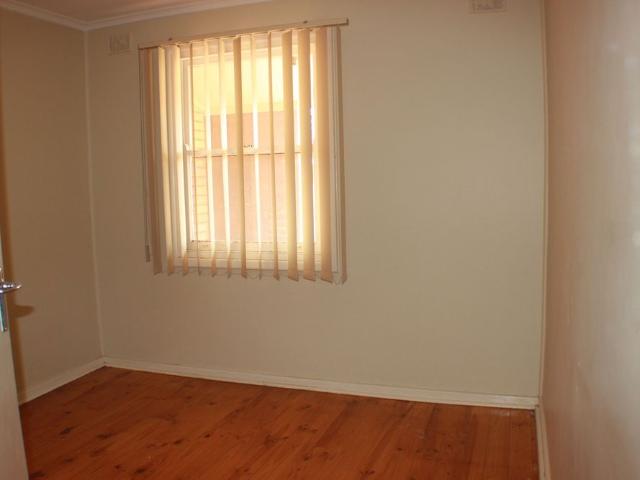 To register & apply for this property, please use this link: snug. com/
