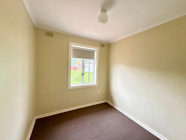 To register & apply for this property, please use this link: snug. com/