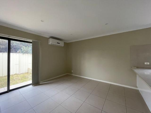 To register & apply for this property, please use this link: snug. com/