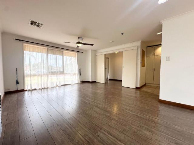 To register & apply for this property, please use this link: snug. com/