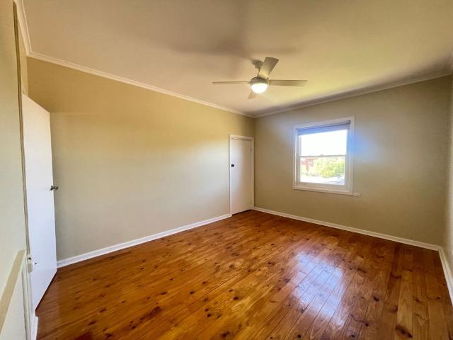 To register & apply for this property, please use this link: snug. com/