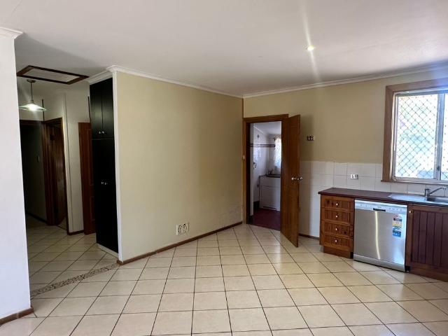 To register & apply for this property, please use this link: snug. com/