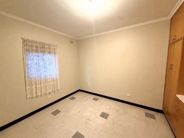 To register & apply for this property, please use this link: snug. com/