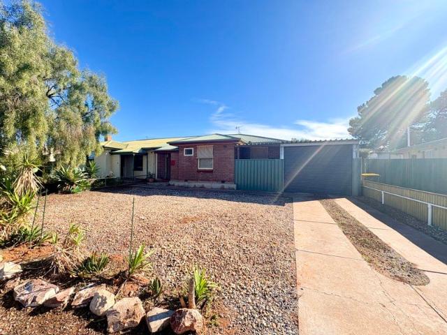 To register & apply for this property, please use this link: snug. com/