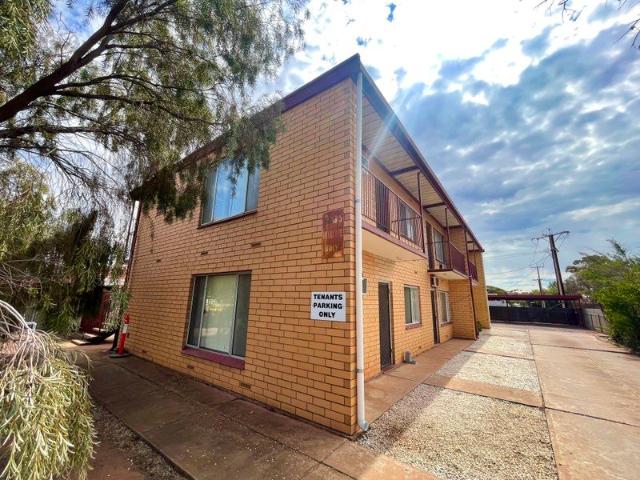 To register & apply for this property, please use this link: snug. com/