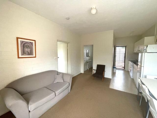 To register & apply for this property, please use this link: snug. com/