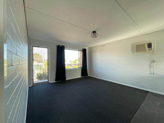 To register & apply for this property, please use this link: snug.com/