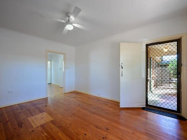To register & apply for this property, please use this link: snug. com/