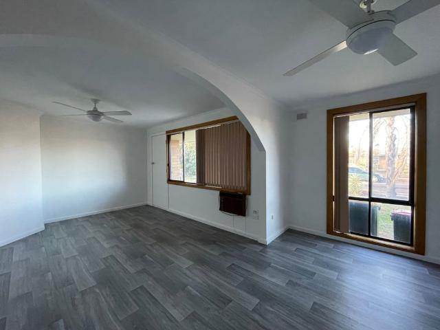 To register & apply for this property, please use this link: snug. com/