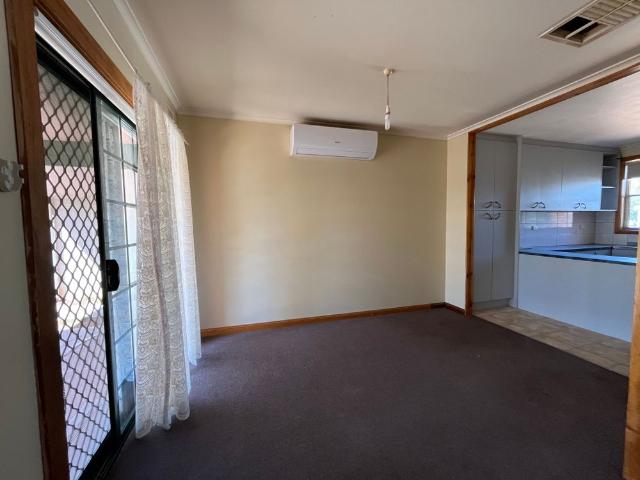 To register & apply for this property, please use this link: snug. com/