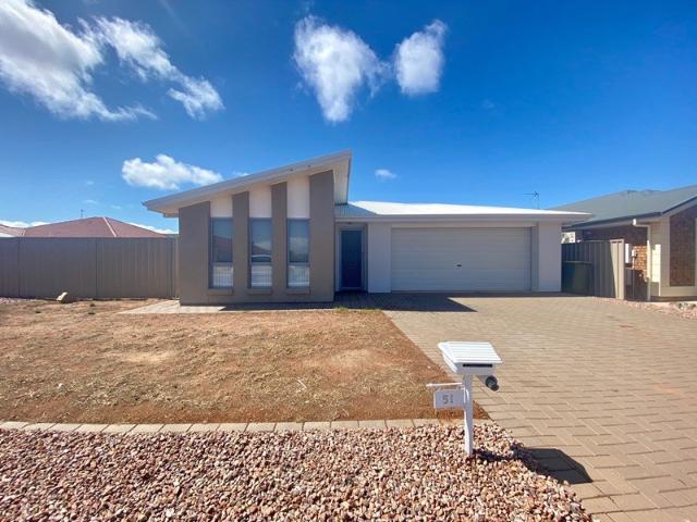 To register & apply for this property, please use this link: snug. com/
