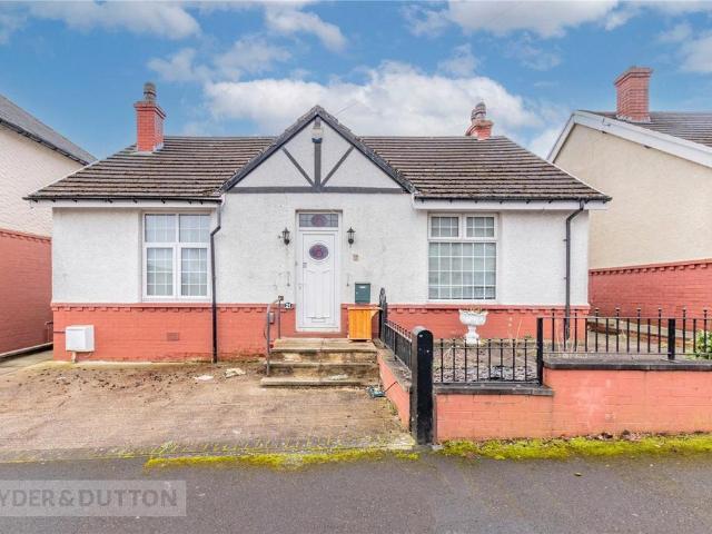 Tom Lane, Crosland Moor. 2 bed bungalow to rent £850 pcm £196 pw