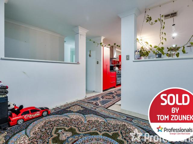 Tom Zdunek Presents 81 Rangeview Road